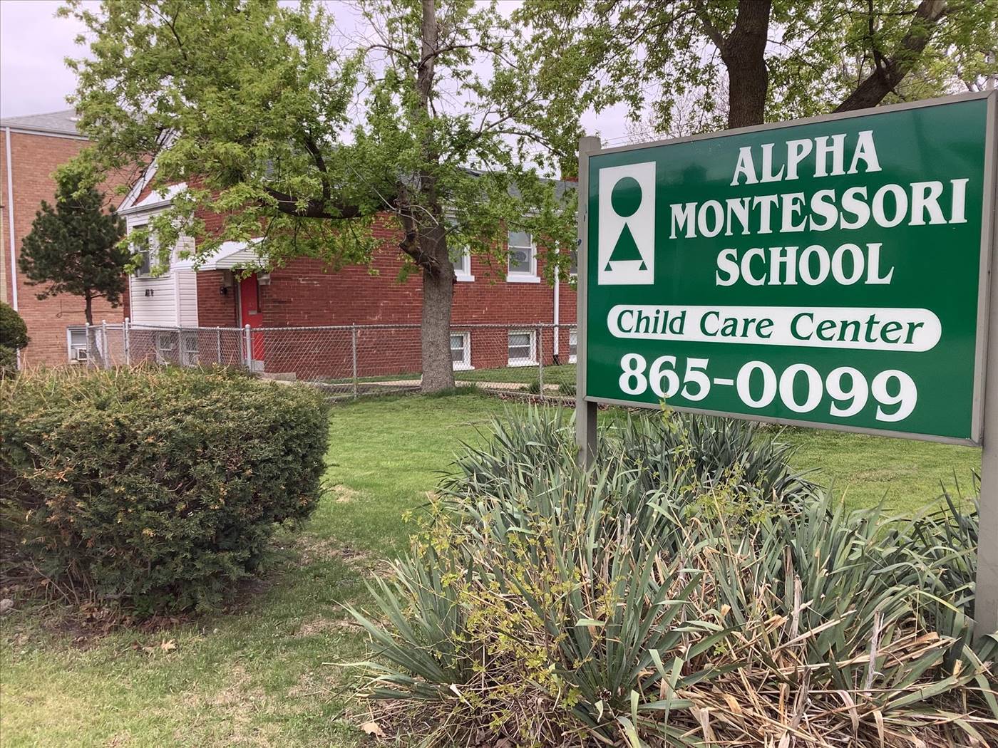 Alpha Montessori School Logo