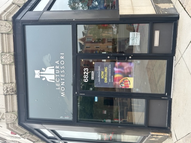 Lectura Montessori School Logo