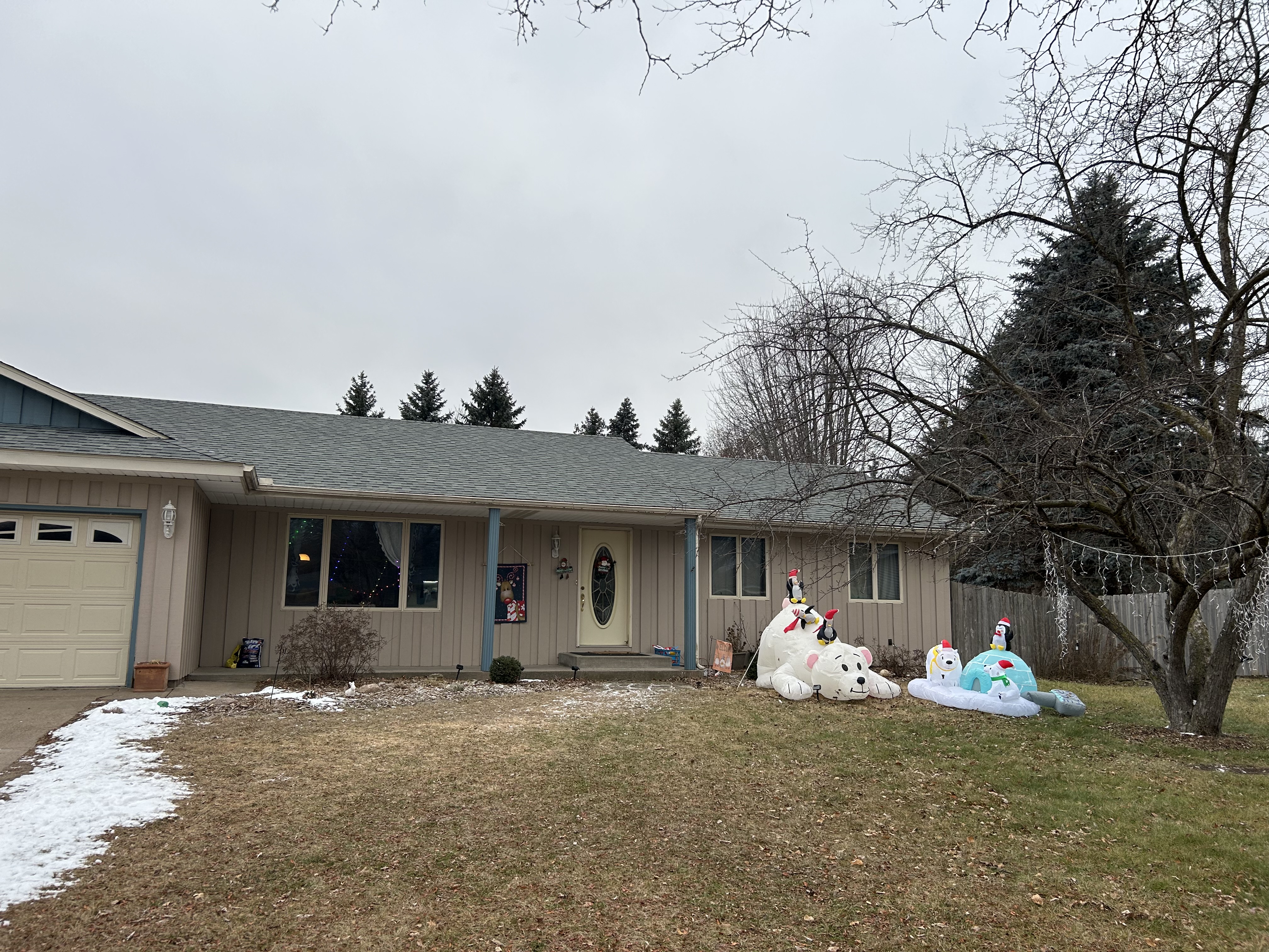 Little Feet Big Steps Daycare, Llc Logo