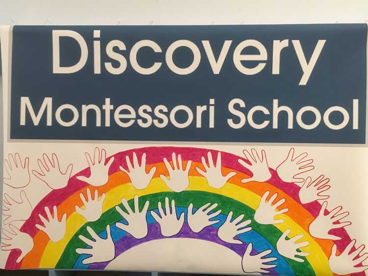 Discovery Montessori School Logo