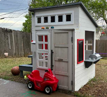 Mommy Daddy Daycare Logo