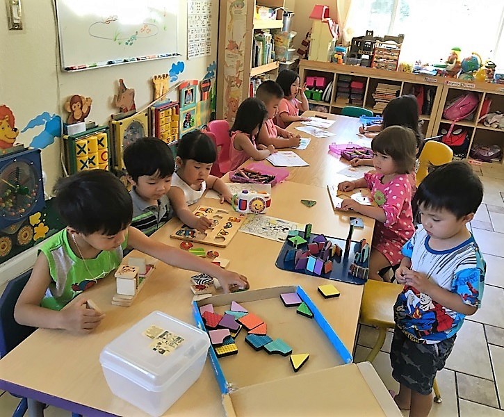 Bebe Preschool Day Care Logo