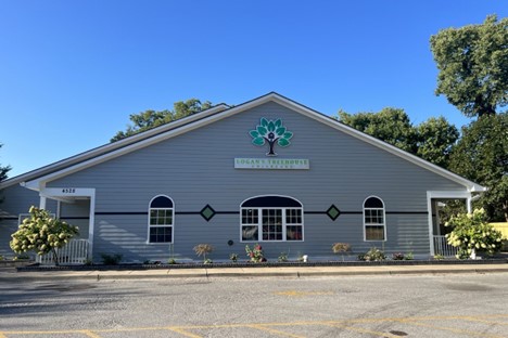 Logans Treehouse Childcare Logo