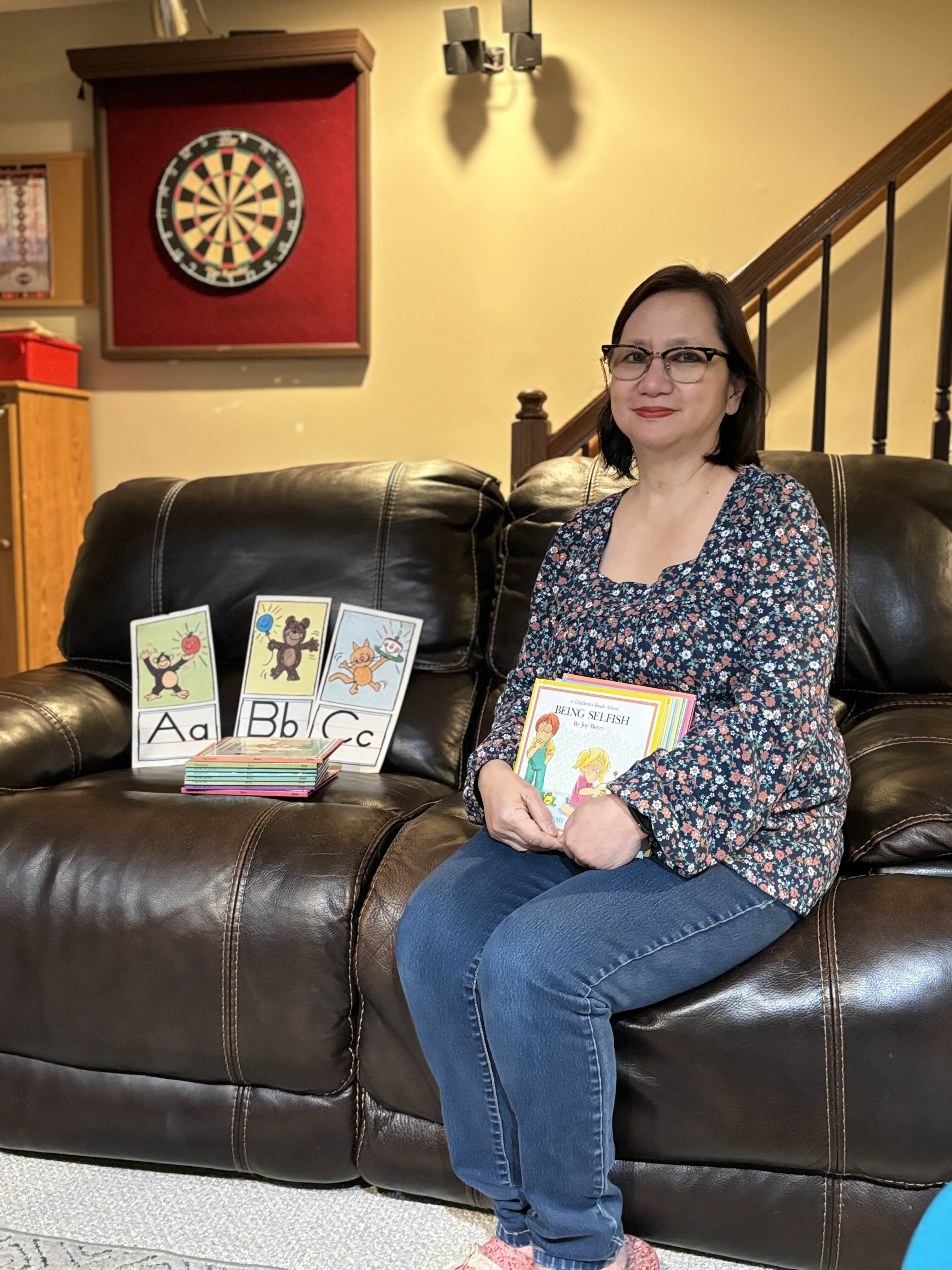 Eva Marie Leong Logo