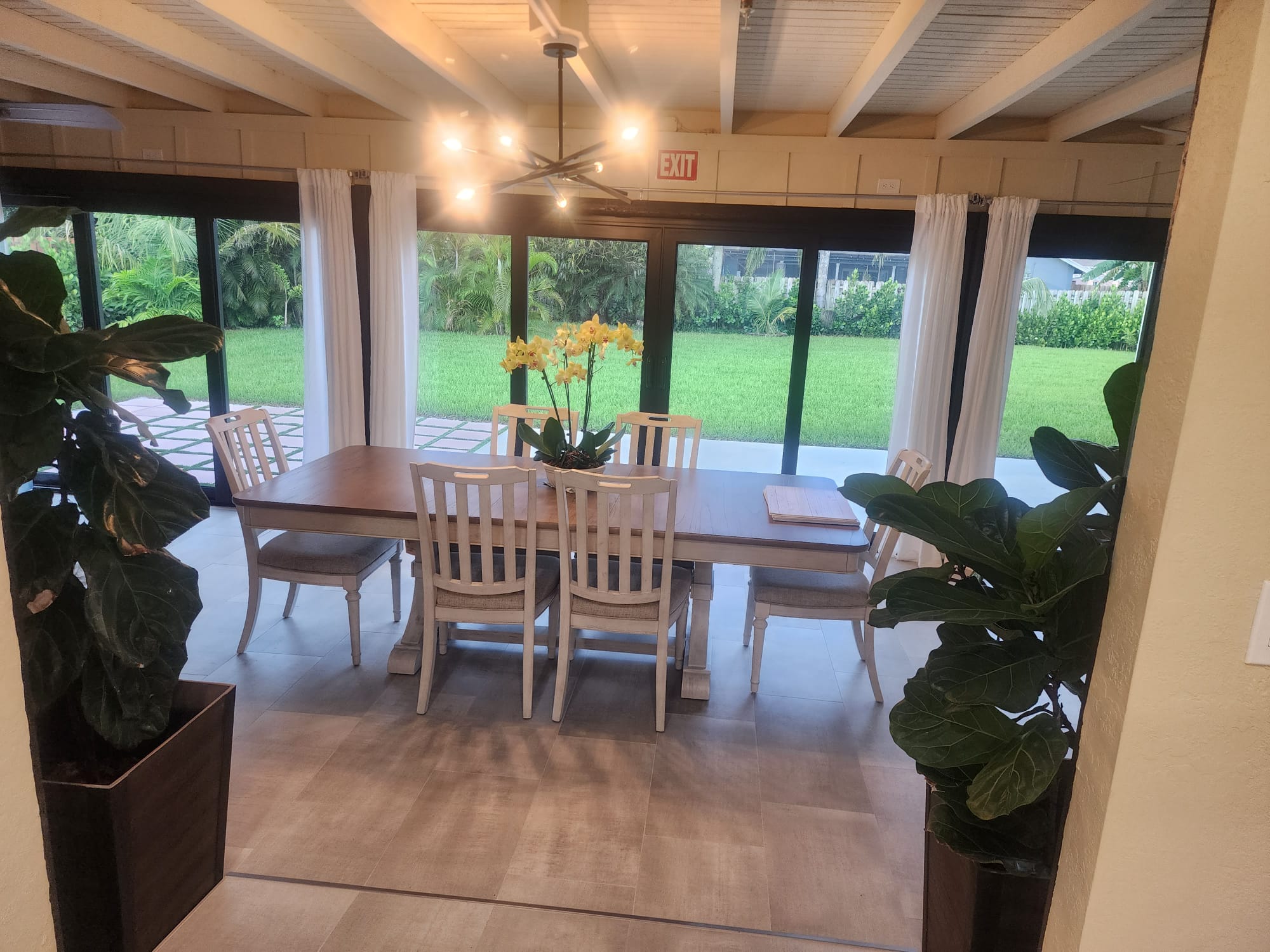 Photo gallery image - 0