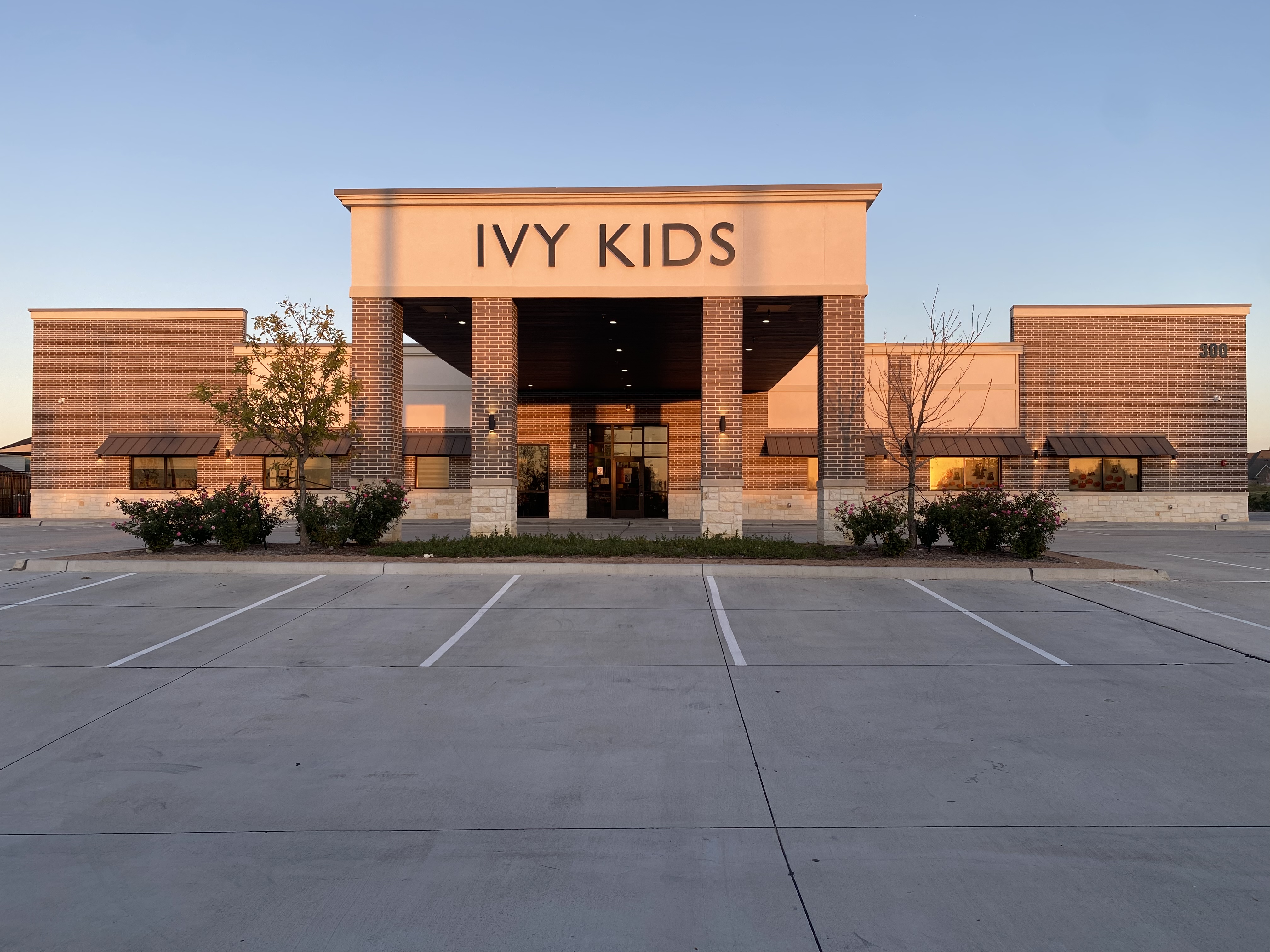 Ivy Kids Of Coit Logo