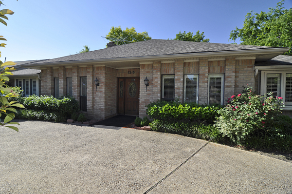 Photo gallery image - 0