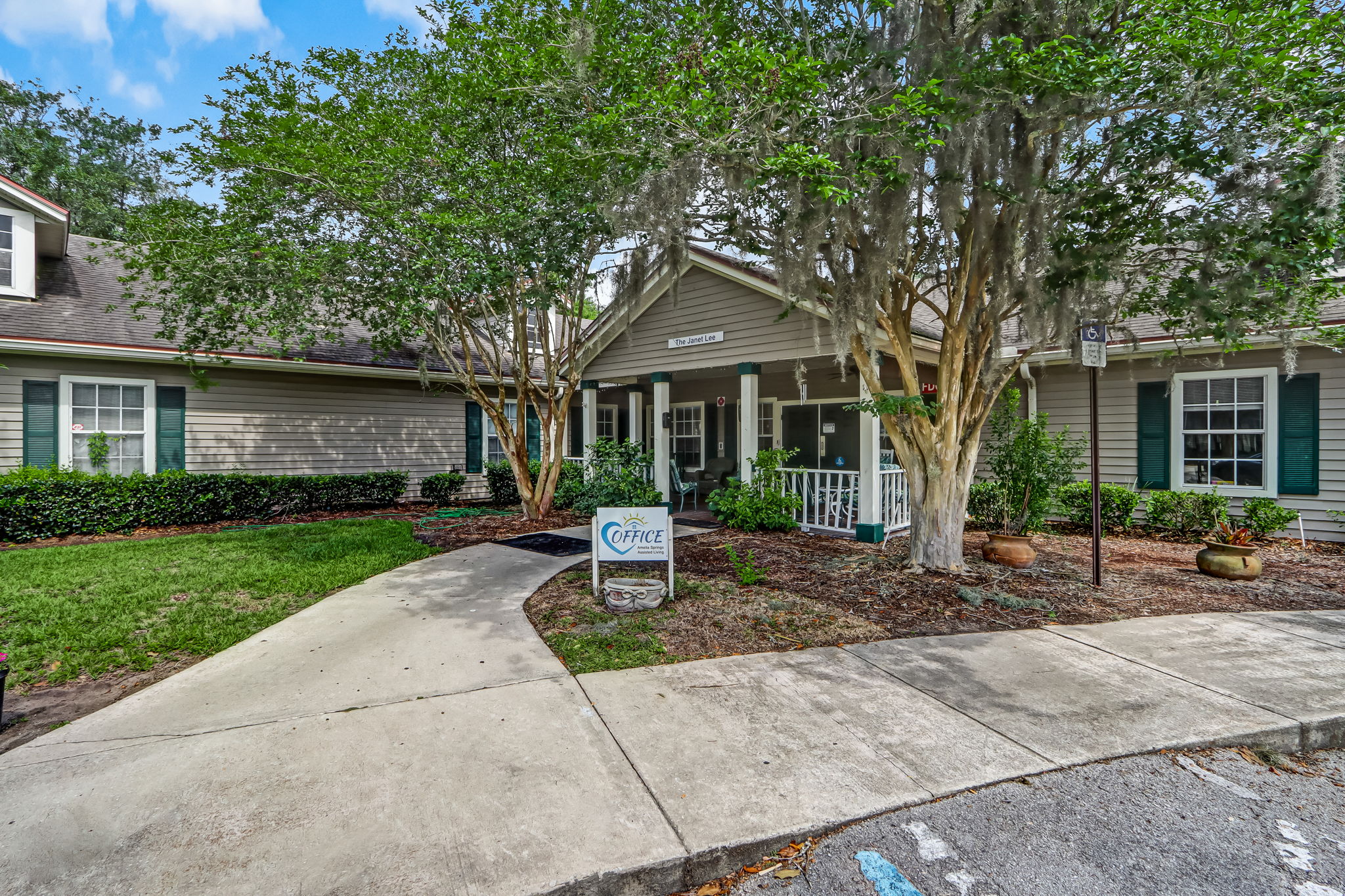 Photo gallery image - 0