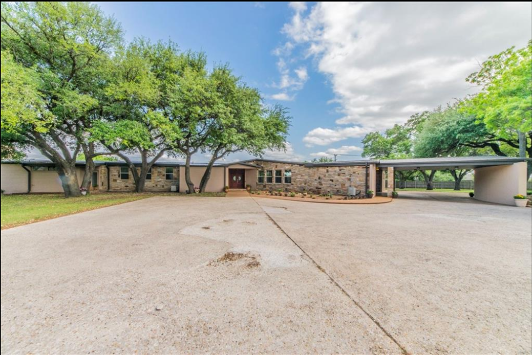 Photo gallery image - 0