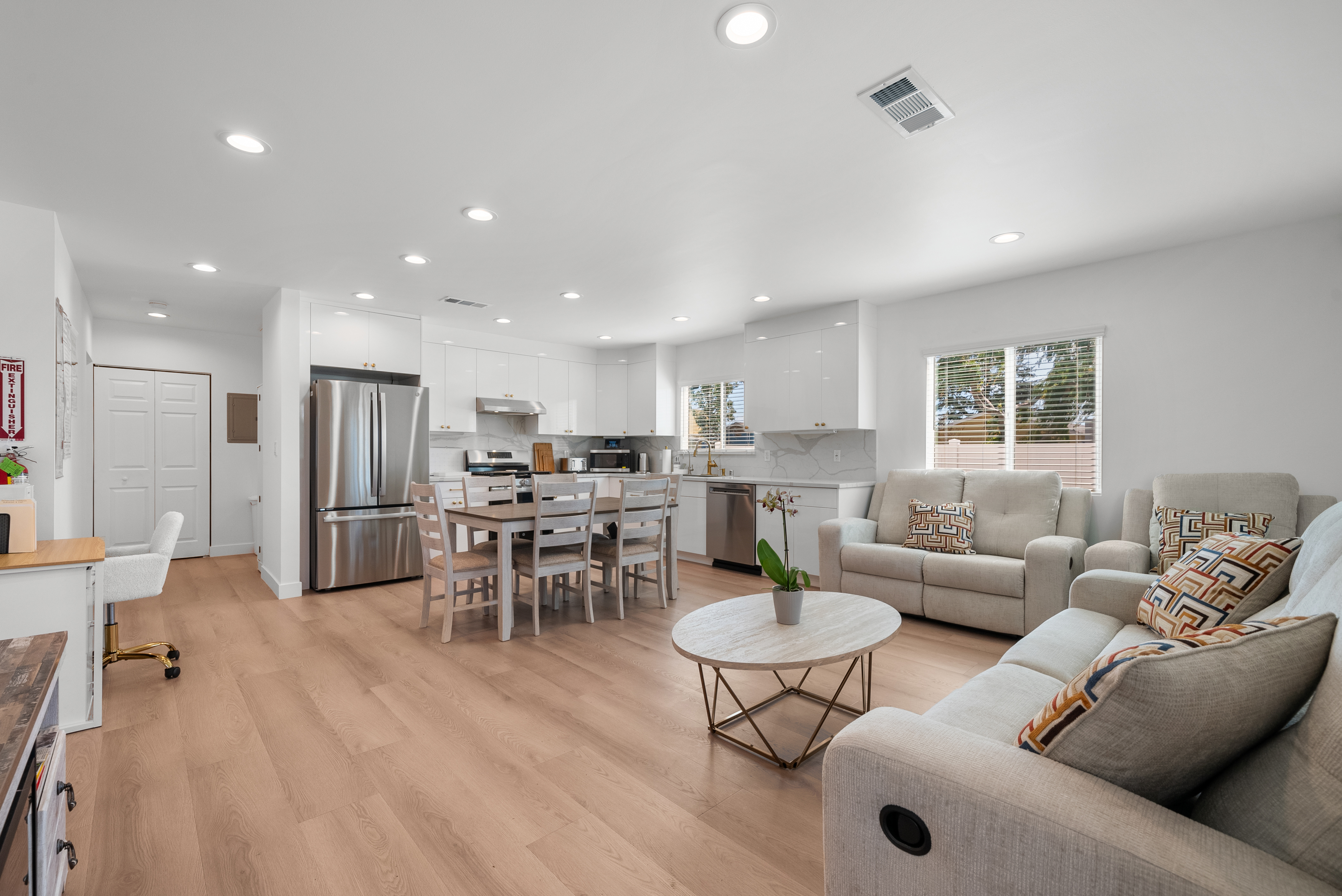 Photo gallery image - 0