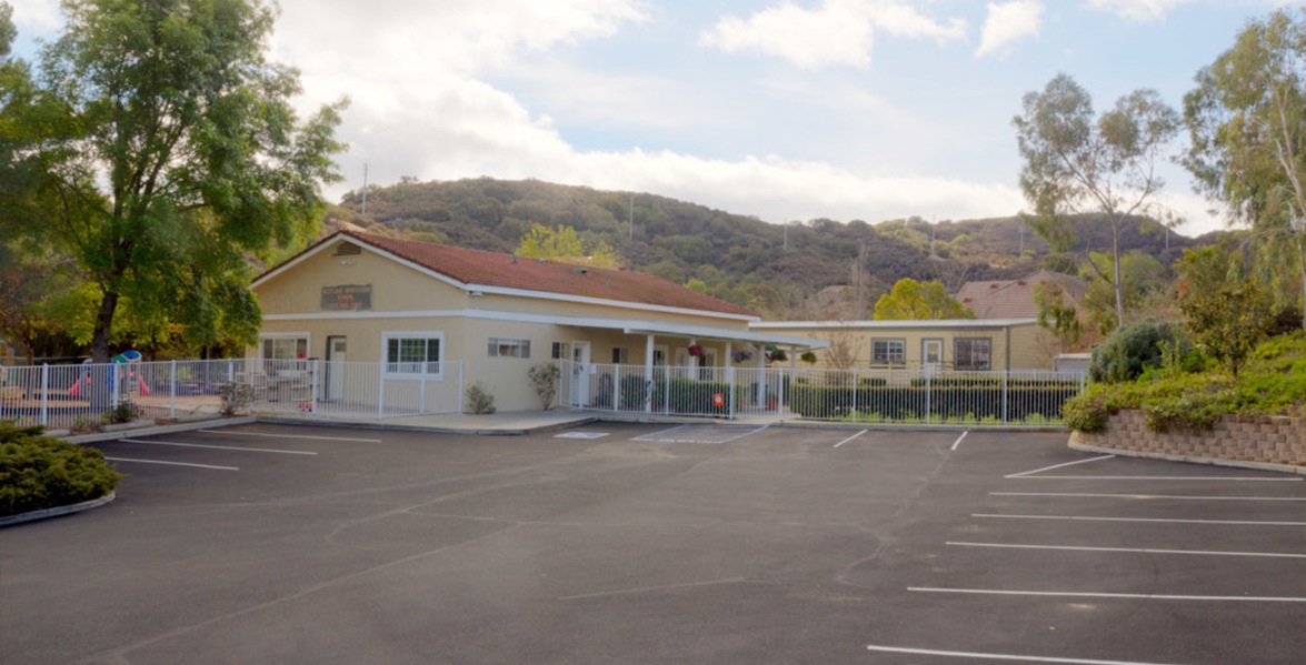 Westlake Montessori School On The Hill  Logo