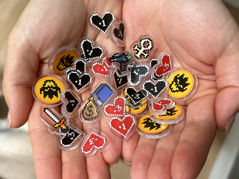 tokens_in_hands_800x600.png