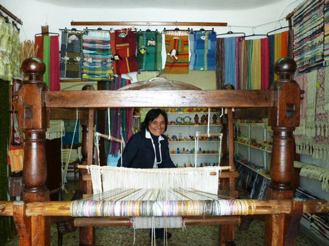 2_Alberobello---a-woman's-shop-inside-a-trullo