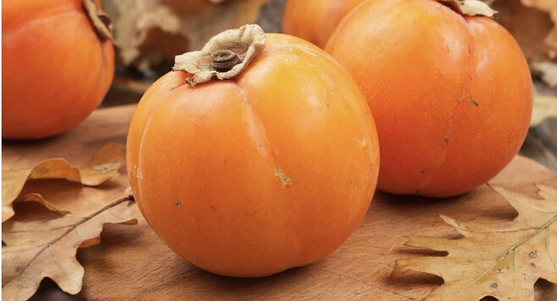 Nutritional Analysis Highlights Persimmon's Advantages Over Apples for Heart Health