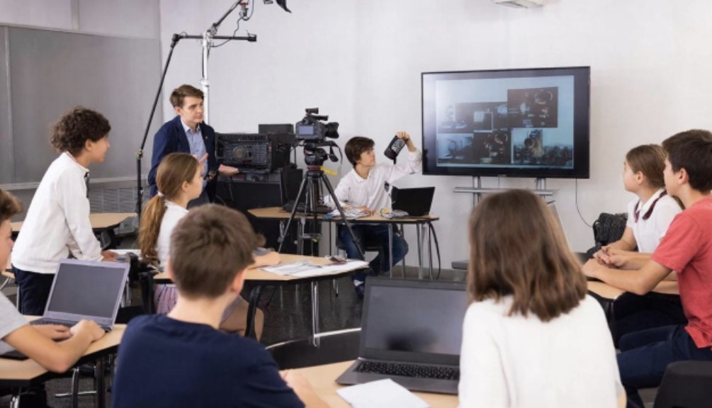 TVRI Trains Students at Prabowo's People's Schools in Broadcasting Skills