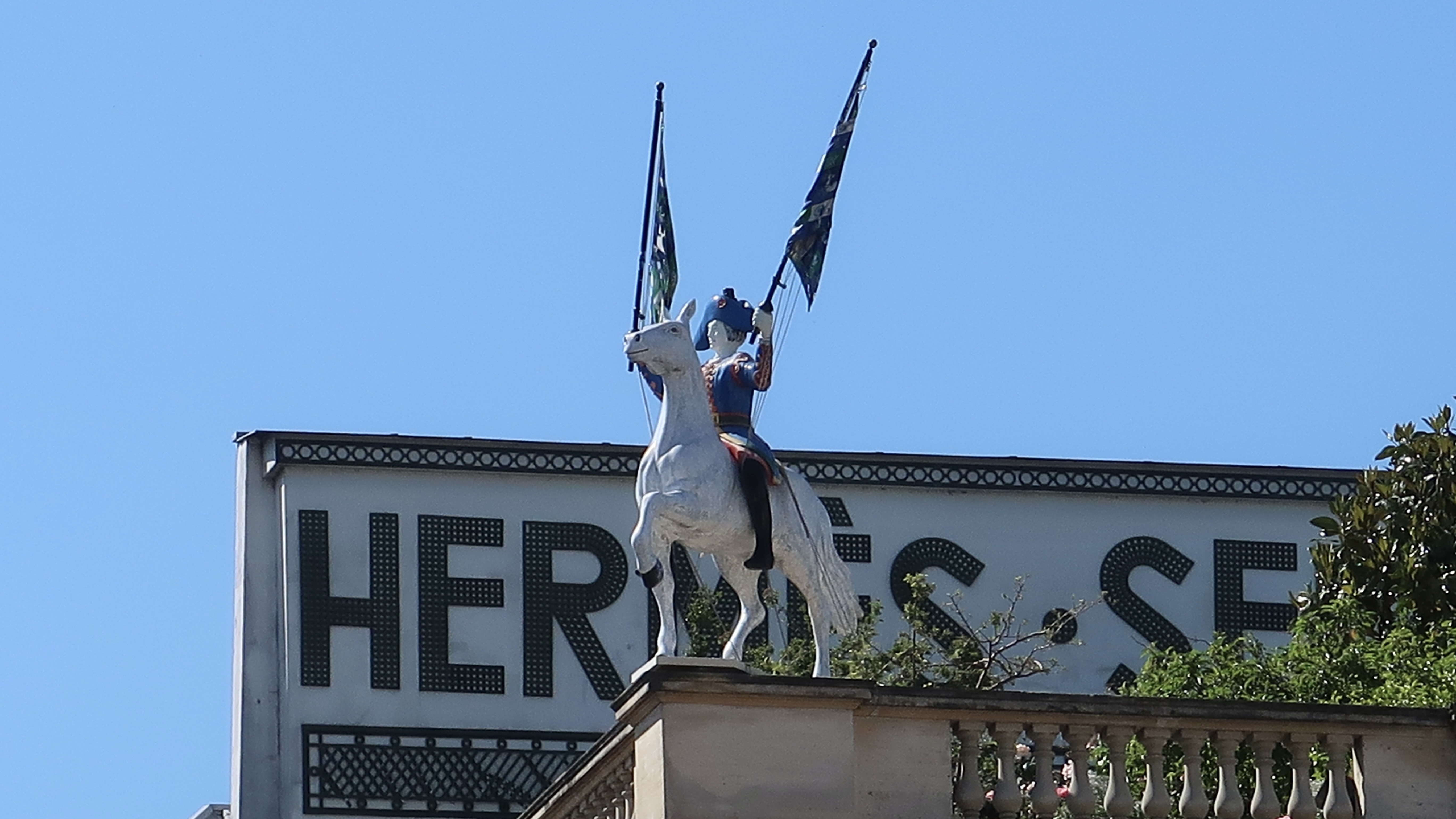 Hermès: Фінансова стійкість, кадрові зміни та амбітні горизонти