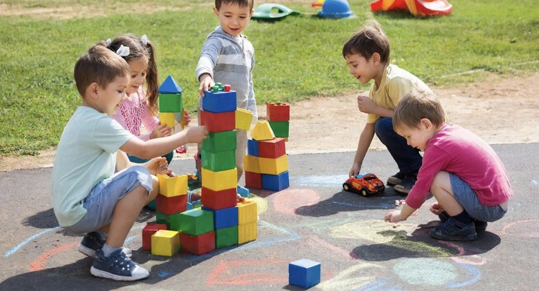 Сдвиг фокуса в образовании на доцифровые навыки для безопасности детей к 2025 году