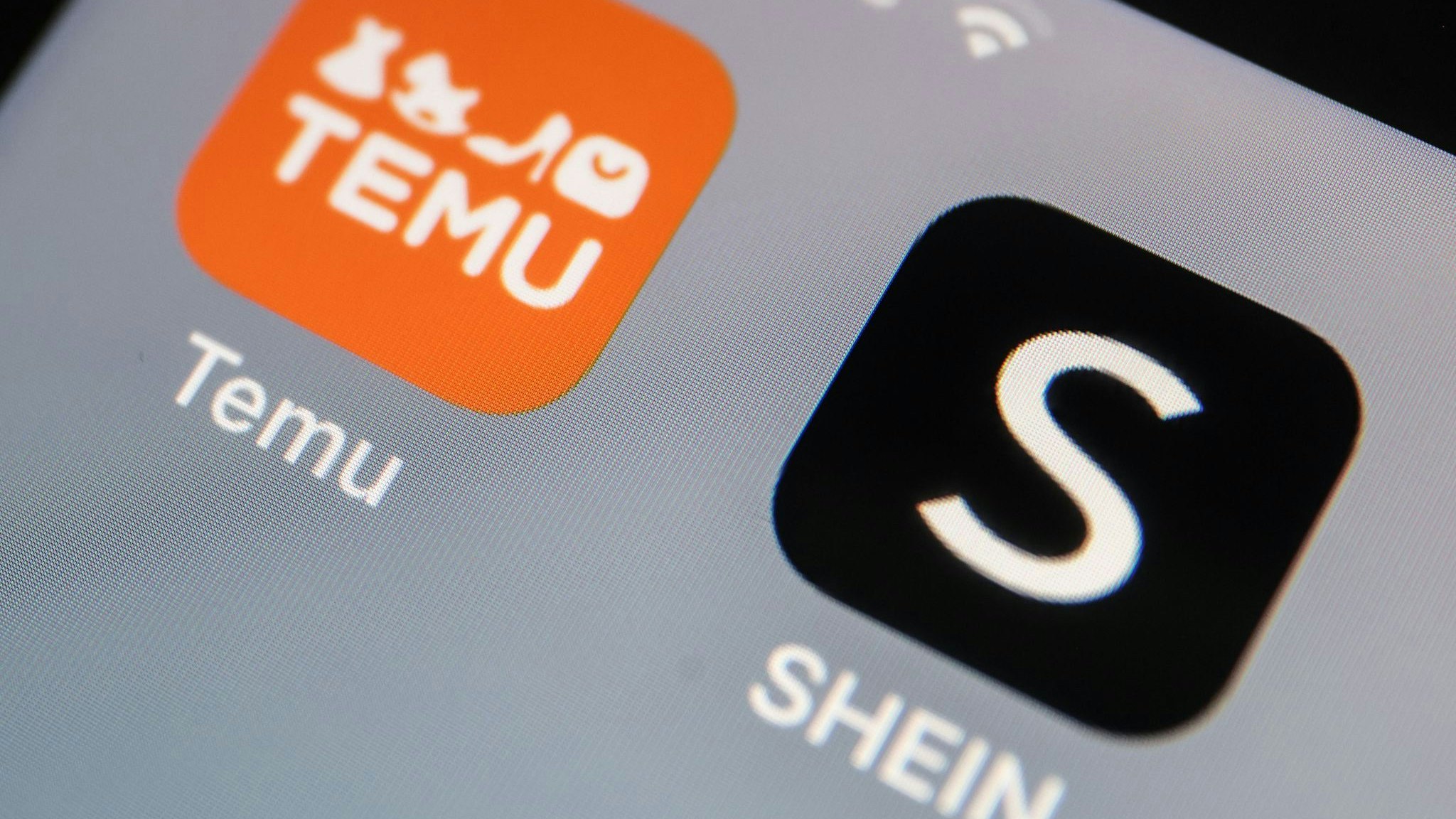 Argentina Proposes Regulations for Fast Fashion Platforms Amidst Import Surge