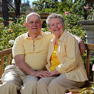 Couple sitting at Ridgeview Health Center and Continuing Care Community in San Diego