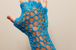 Custom wrist brace with IMU and Esp32 sockets