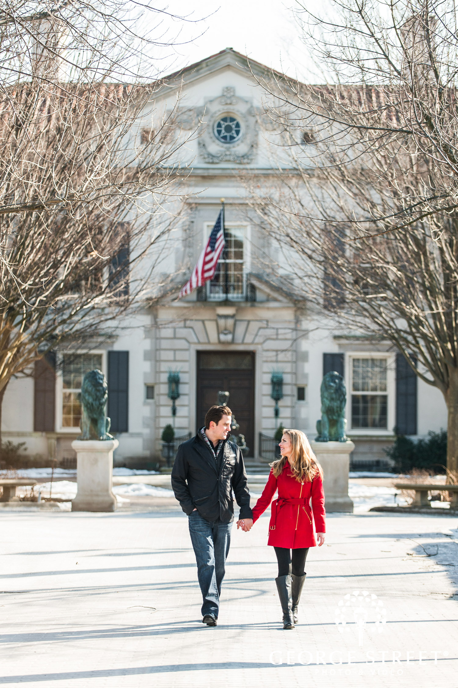 engagement photos at Grosse Pointe War Memorial
