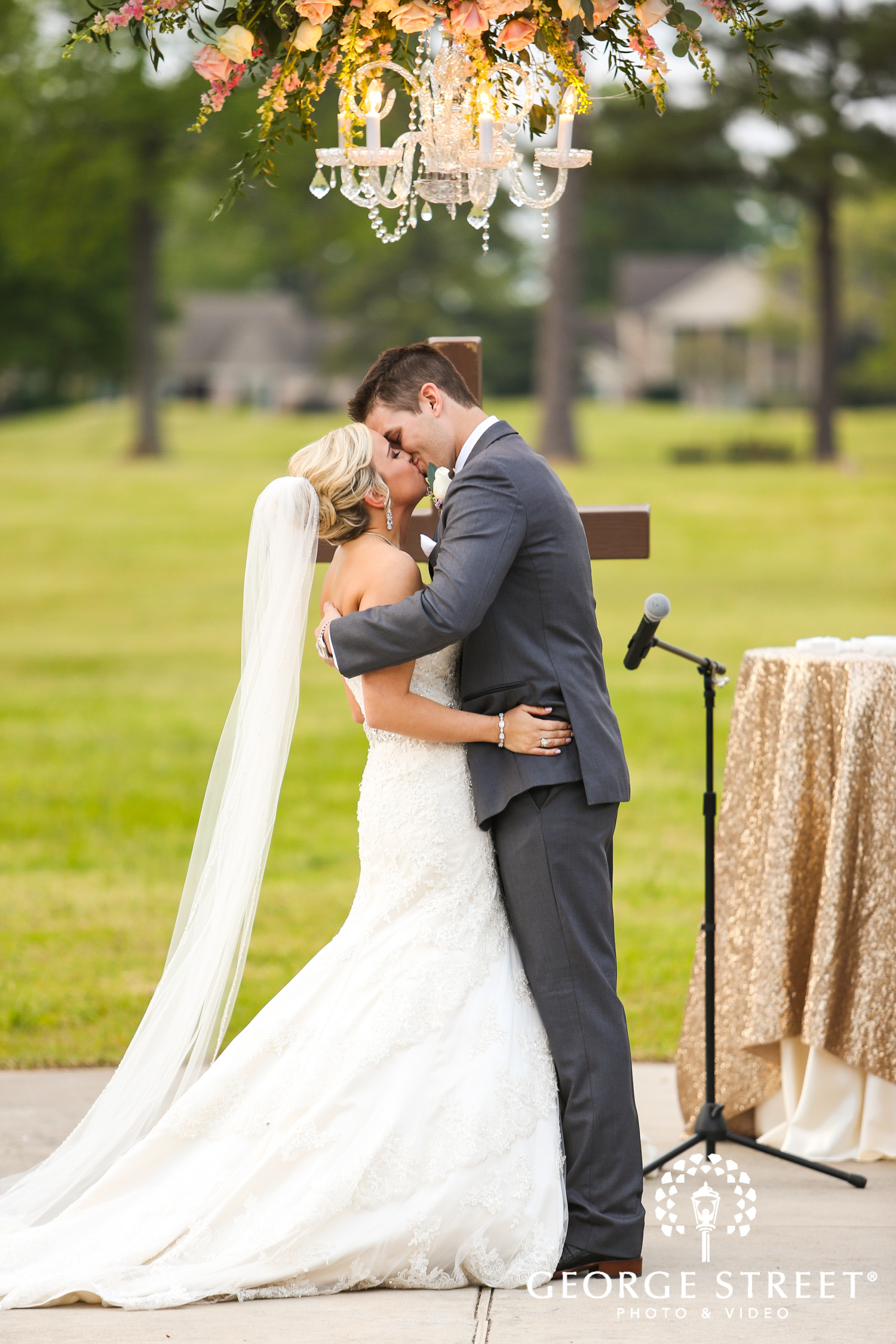 The Outlook Houston wedding ceremony photography