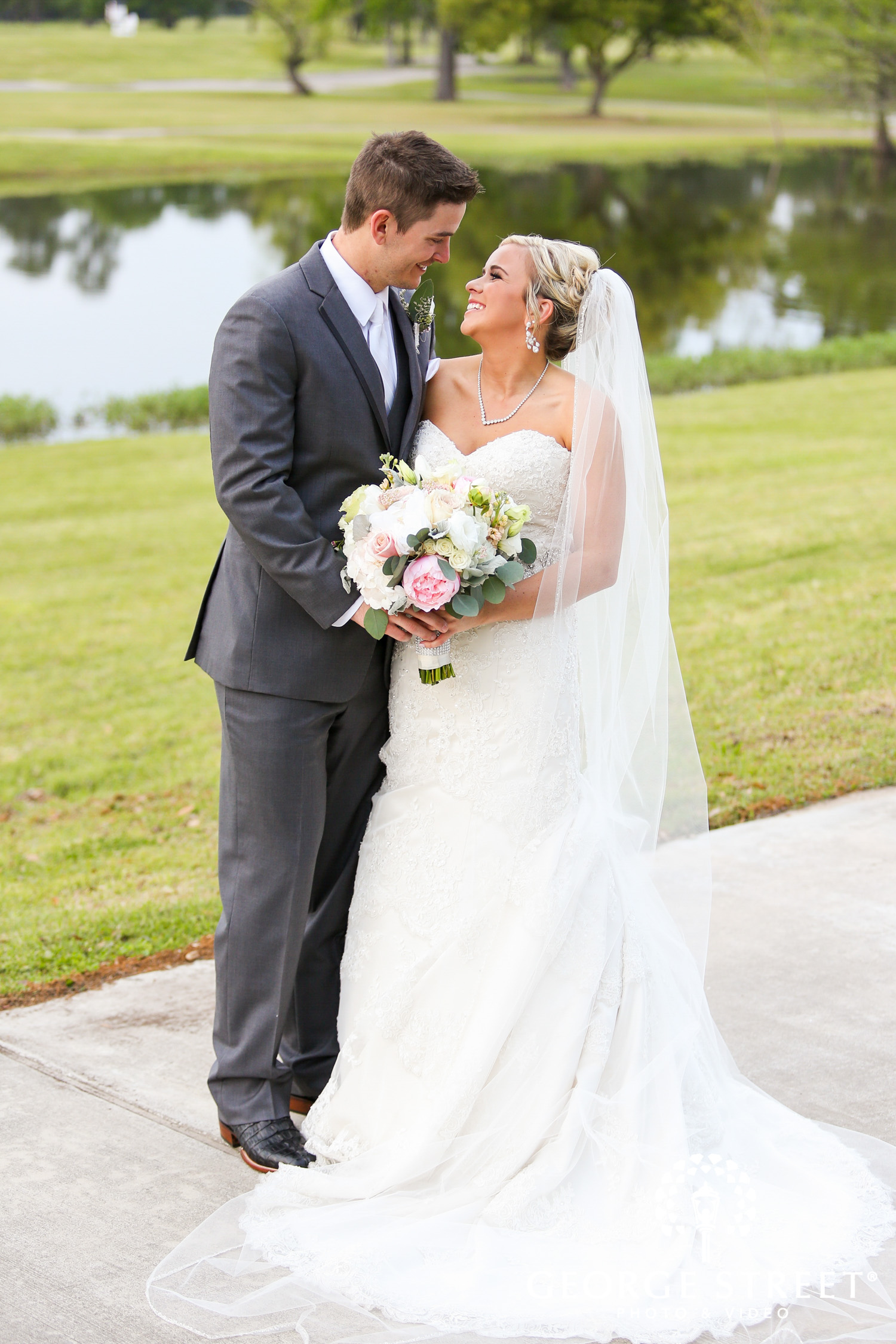 beautiful outdoor wedding photography