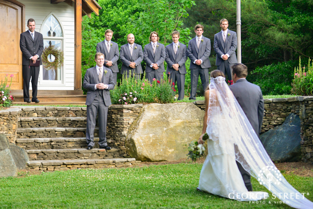 Cute first look photo idea