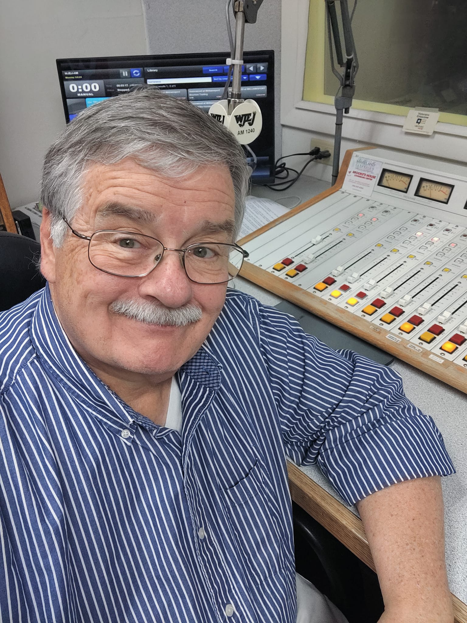 Lou behind the console at WJEJ Radio.jpg