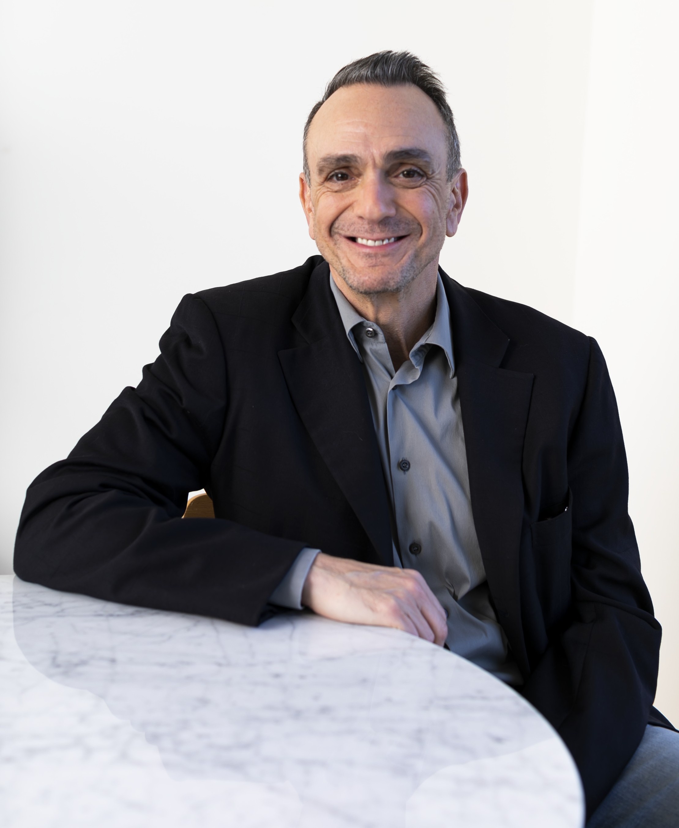 Hank Azaria headshot cropped.jpg Hank Azaria headshot