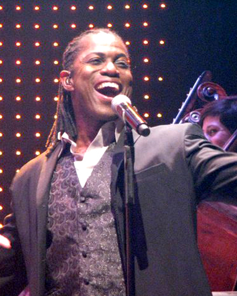 Kye Brackett, Barry Manilow