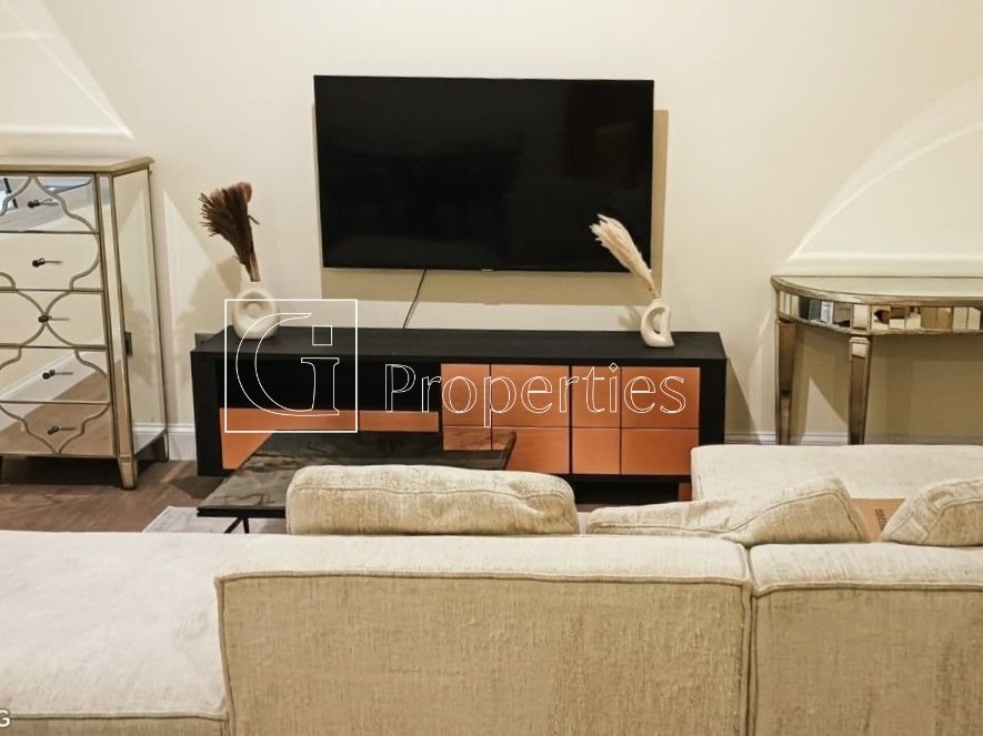Fully furnishes | Spacious Layout | Closed Kitchen - 3