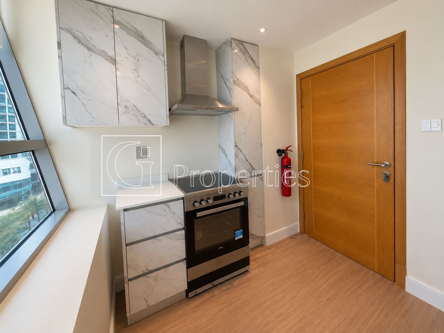 Fully furnishes | Spacious Layout | Closed Kitchen - 6
