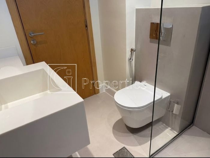 Fully furnishes | Spacious Layout | Closed Kitchen - 8