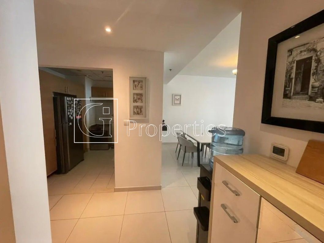 Unfurnished | High Floor | 1Minute walk from Metro - 4