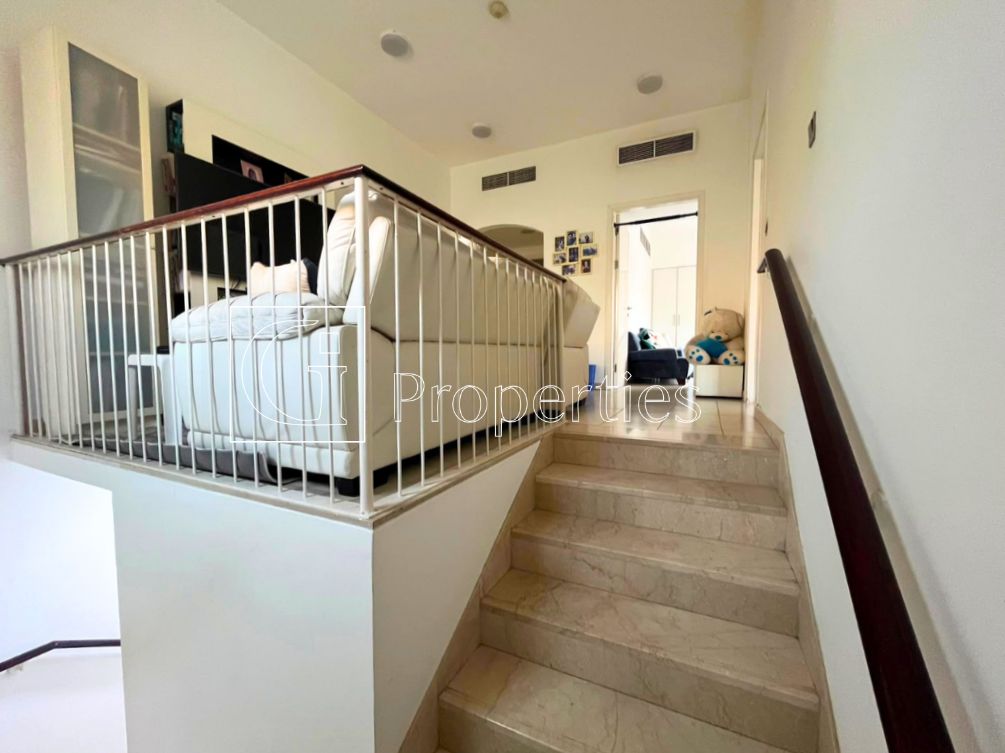 Upgraded | Private Pool | Vacant | Ready to Move - 11