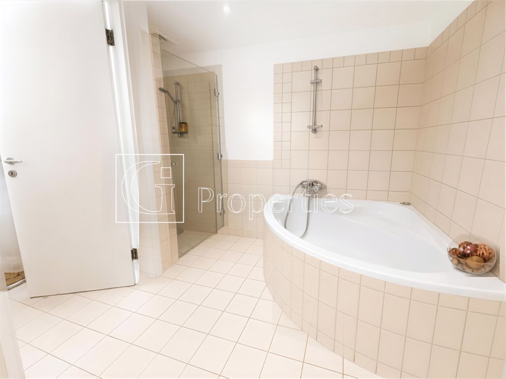Upgraded | Private Pool | Vacant | Ready to Move - 23