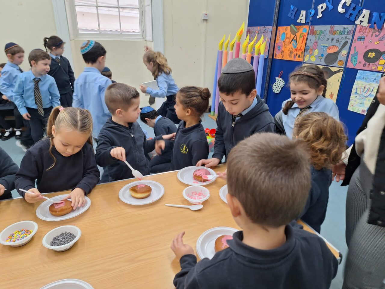 St. Paul's pupils learn about Hanukkah from Hebrew Primary School's