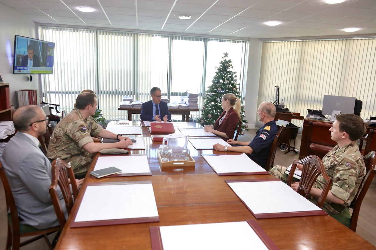 Minister for Veterans and People recognises RFA role during Rock visit