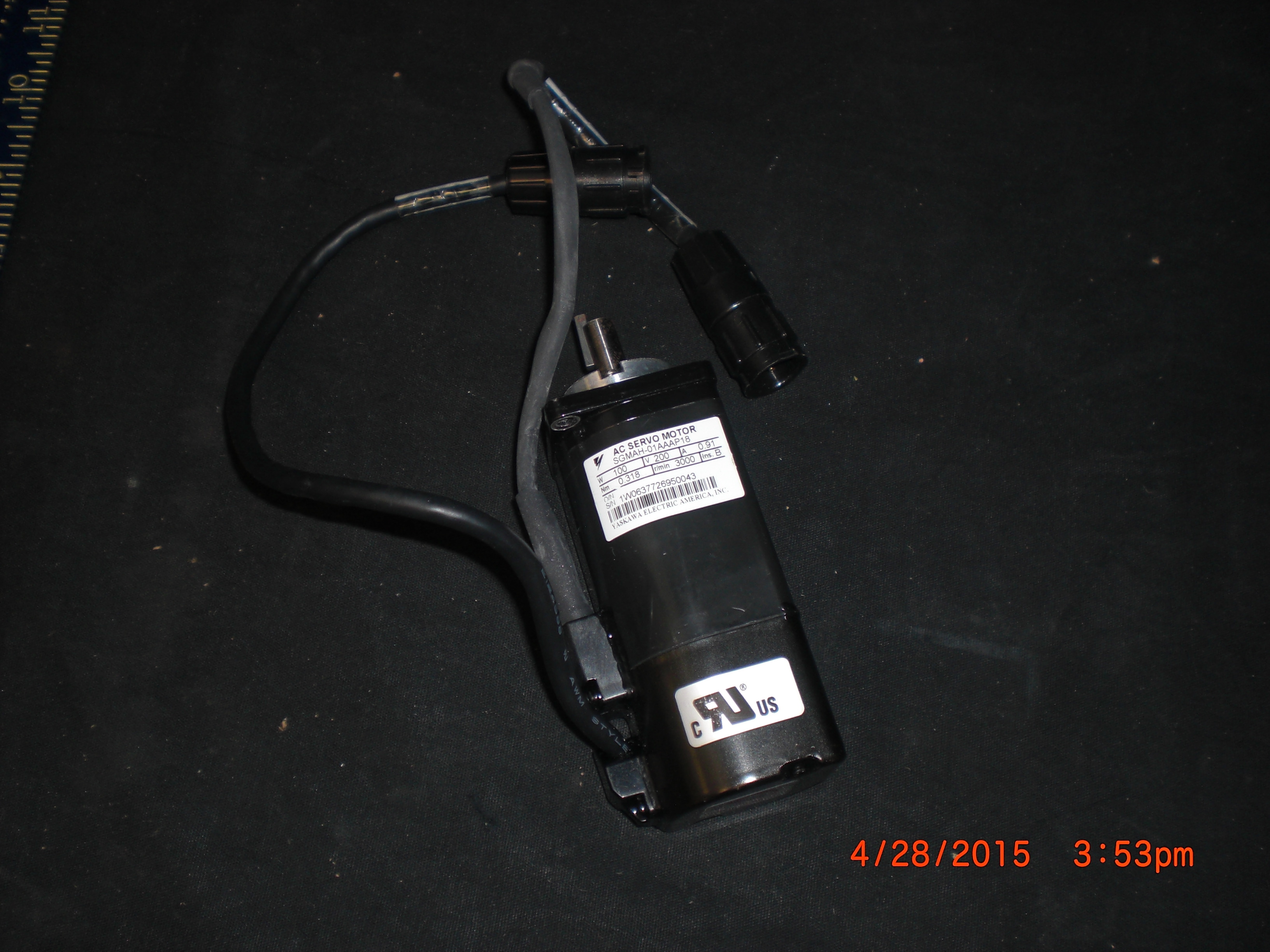 Motor SERVO YASKAWA SGMAH-01AAAP18  (AMAT) 0190-77526  PC SWEEP/WAFER 