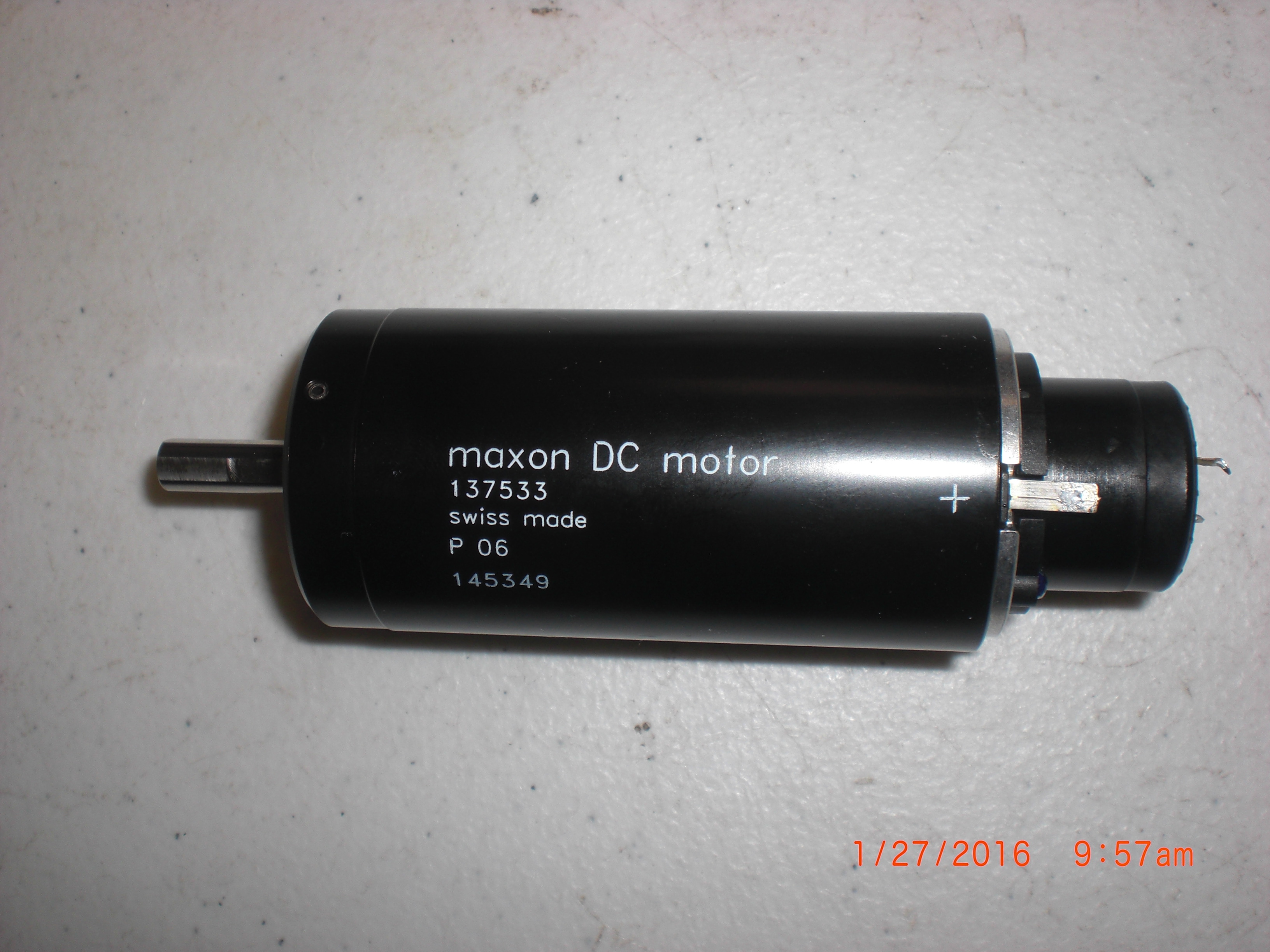 Motor  MAXON 137533 , DC RE Program 
