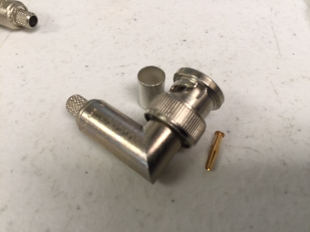 Connector  AMP 225974-5  (3 PKG) BNC RIGHT ANGLE PLUG CRIMP TYP