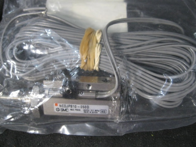 Cylinder SMC NCDJP810-050D-90L  (AMAT) 3020-01044 PIN, DBL-ACT AUTO
