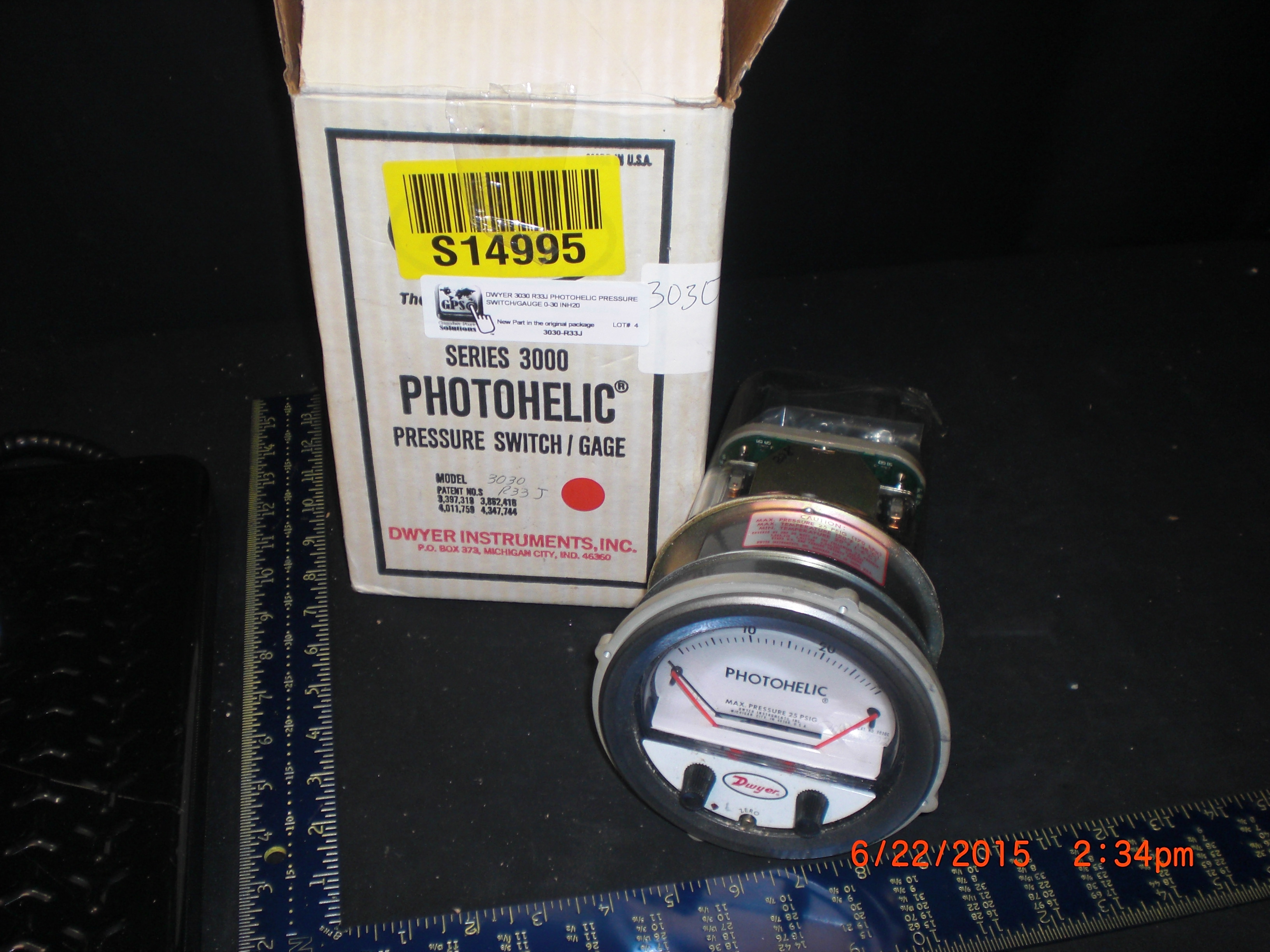 Gauge Dwyer 3030 R33J PHOTOHELIC PRESSURE SWITCH/GAUGE 0-30 inh20