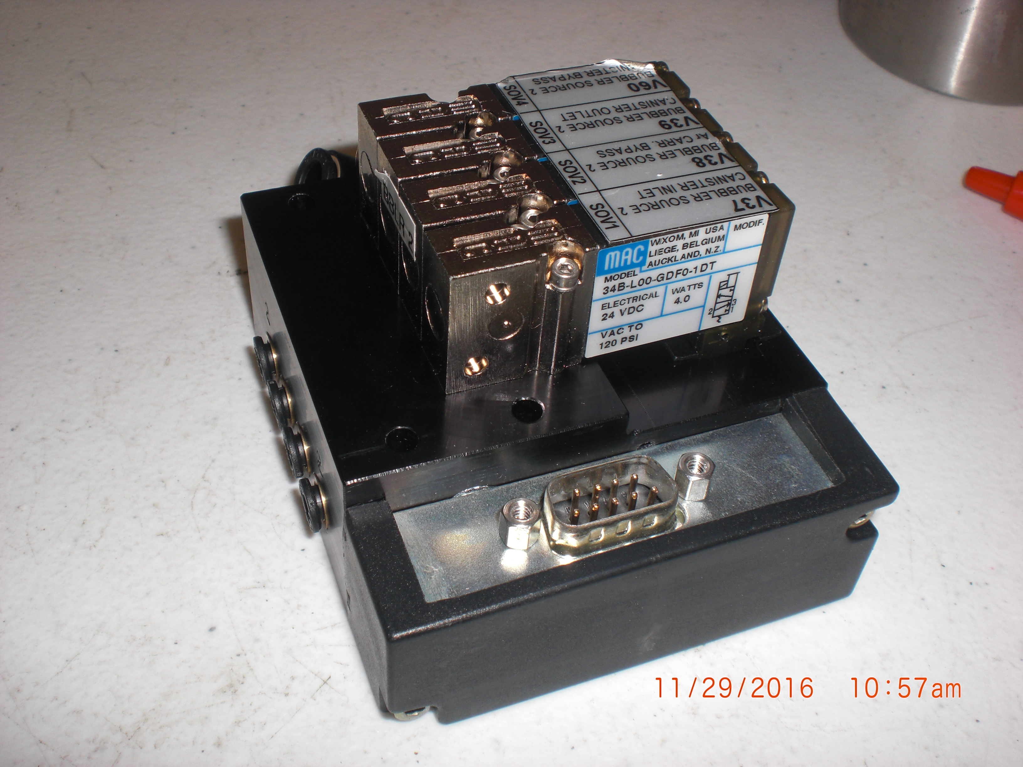 Valve MAC 34B-L00-GDF0-1DT Valve Solenoid Manifold 4 position, 24 VDC 4.0 watts 120 psi to VAC