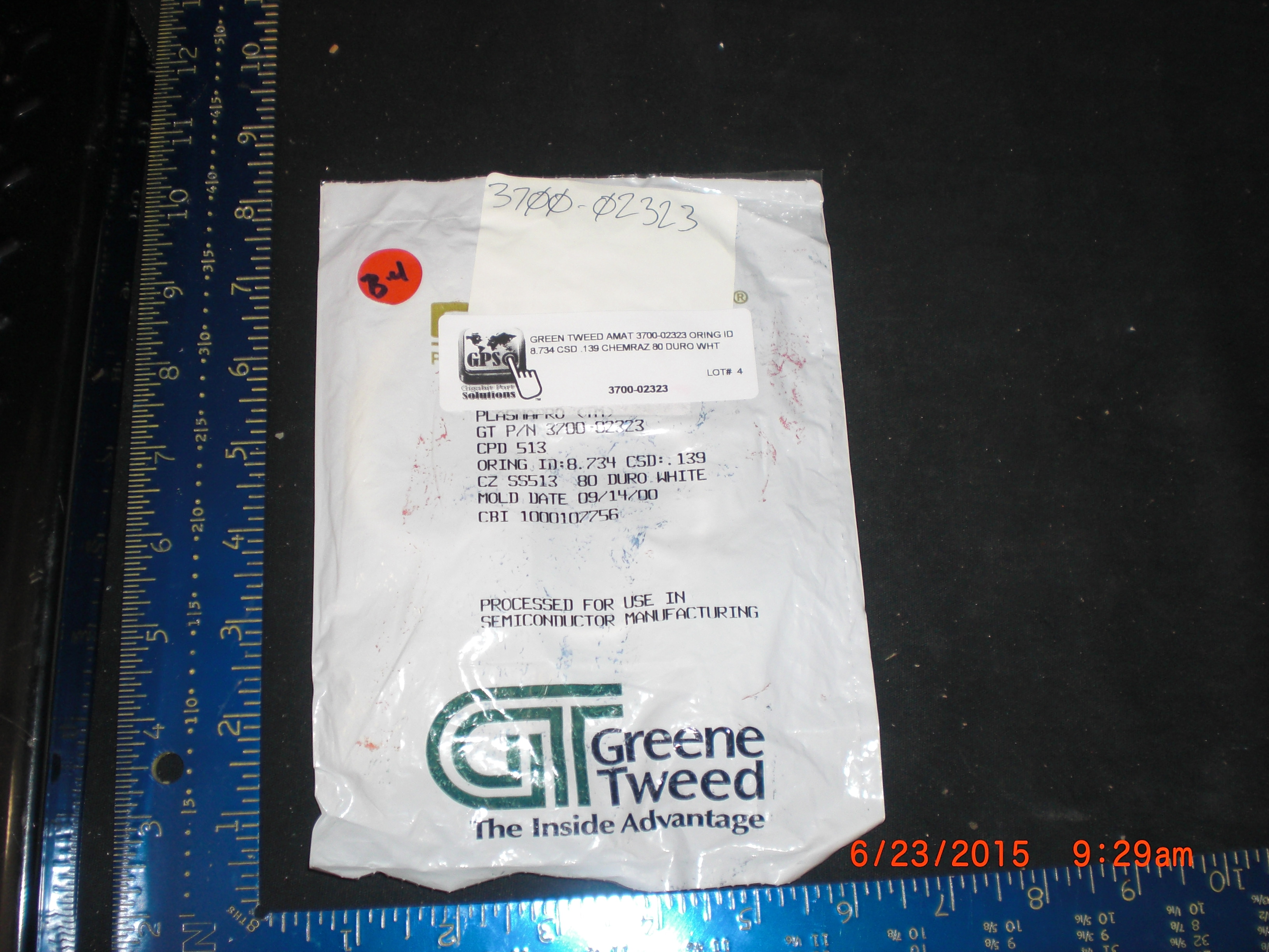 O-Ring  GREEN TWEED 3700-02323 Applied Materails (AMAT) 3700-02323 ORING ID 8.734 CSD .139 CHEMRAZ 80 DURO WHT