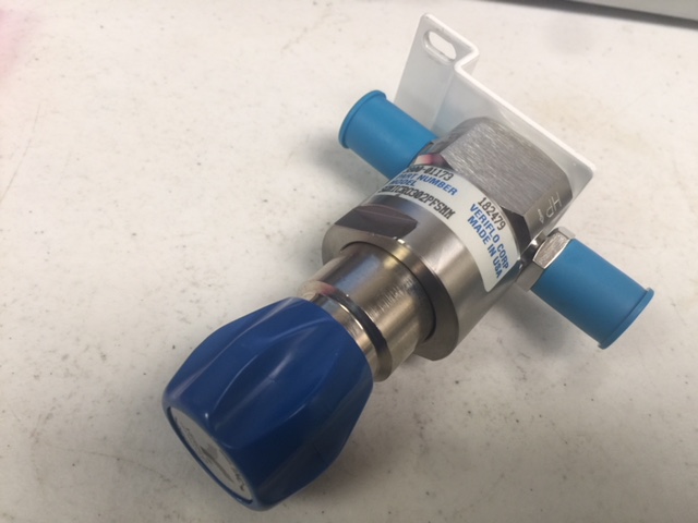 Regulator VERIFLO 3800-01173 Applied Materials (AMAT) 3800-01173 RGLTR PRESS SQ-MICRO 0-30PSI 2PORT 1/4VCR-M/M