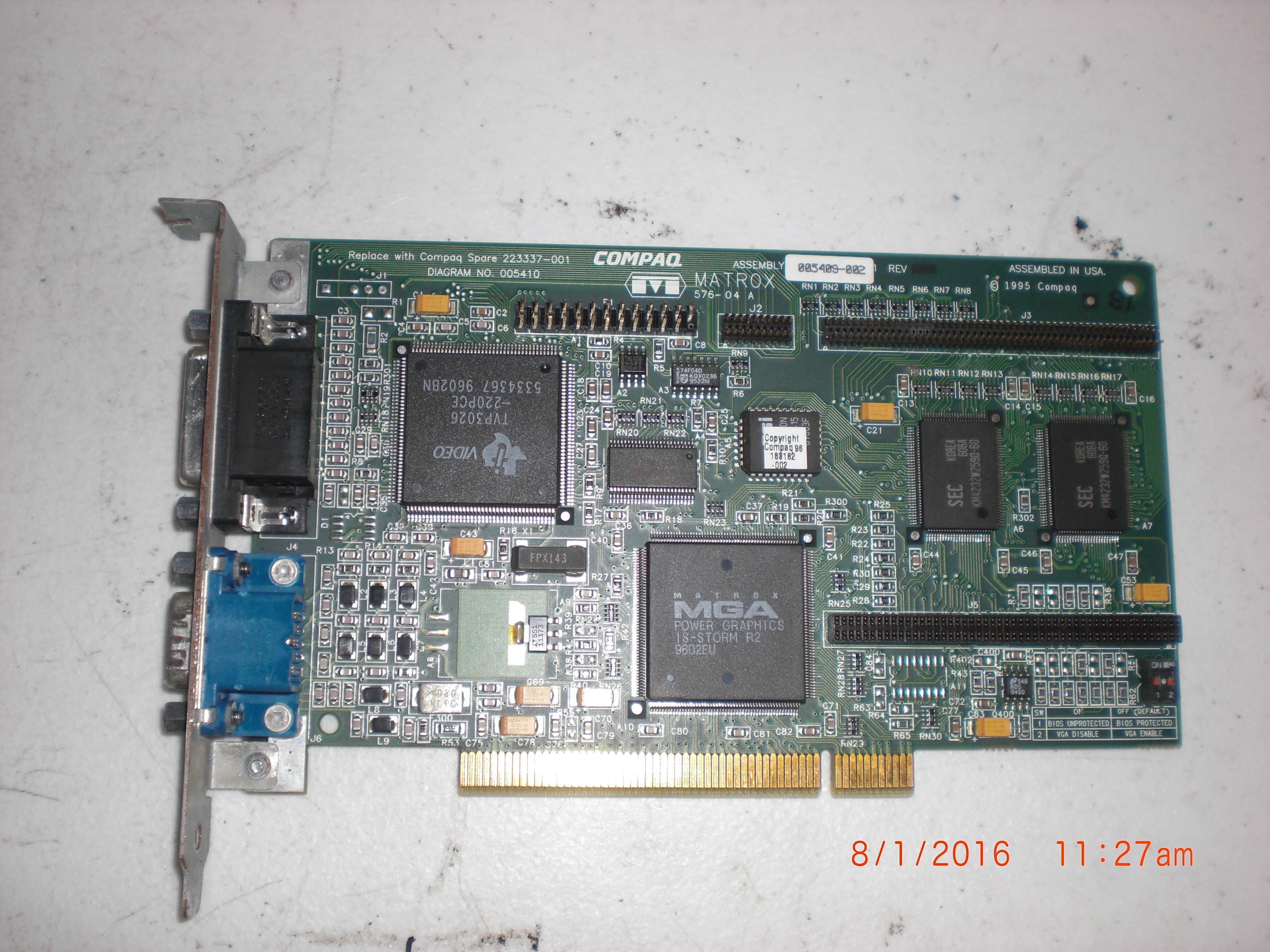 Computer Accessory MATROX 576-04 Compaq MGA-MIL/2B 79075010098 Video Card