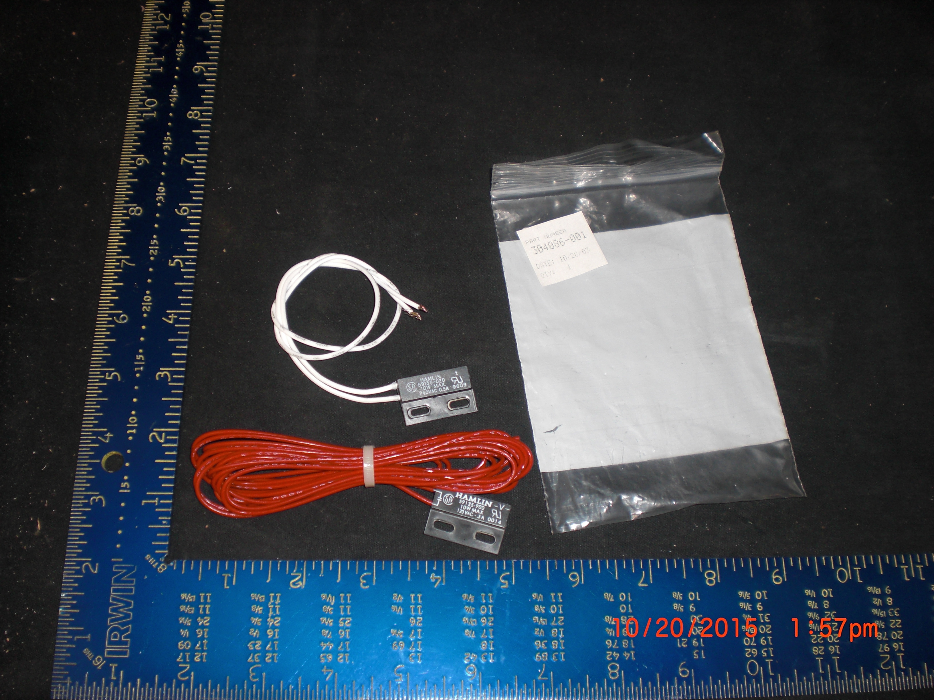 Switch Reed MAGNETIC SENSORS PKG 2 HAMLIN 59135-900 