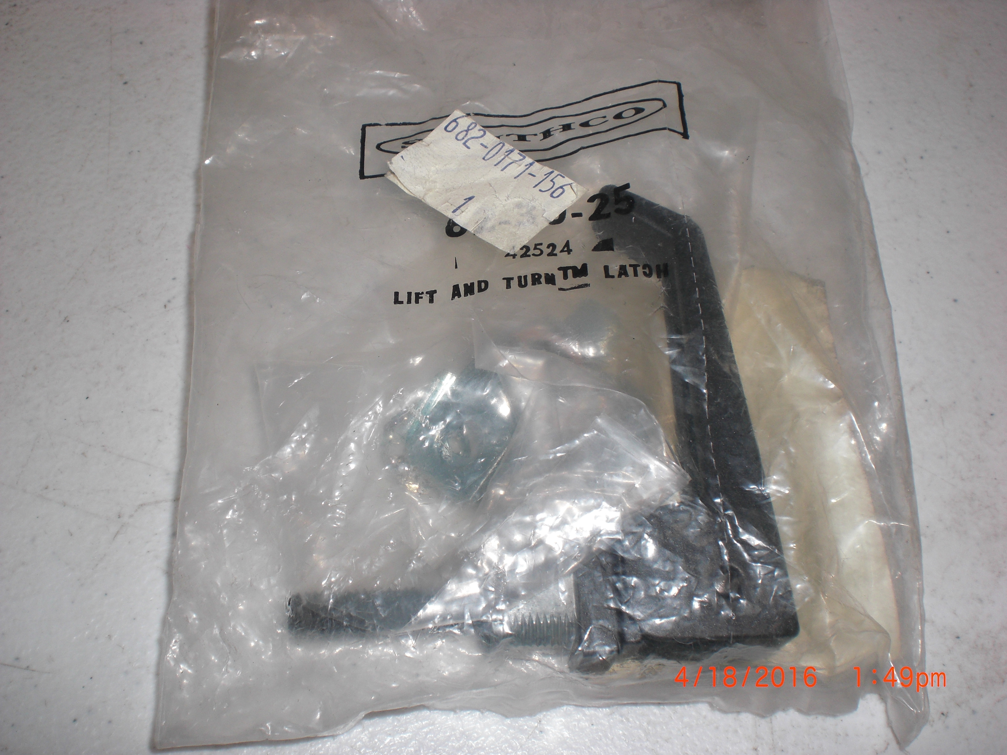 Hardware Panel - Drawer Latch lift and Twist SOUTHCO 62-30-25